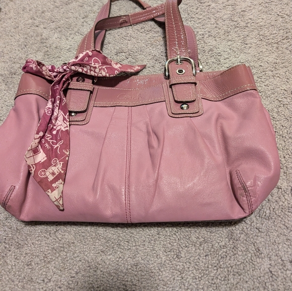 Coach Handbags - Coach purse - leather